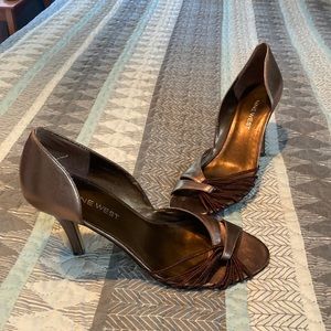 Nine West bronze strappy dress heel 3” heel